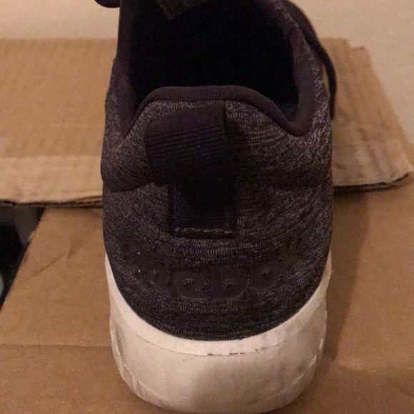 Reebok women’s size 8.5 - Picture 3 of 4